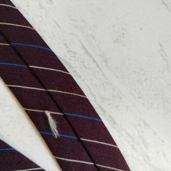 Geoffrey Beene Men's Wool Silk Necktie Tie Wine Diagonal Stripes Preppy - Picture 9 of 10